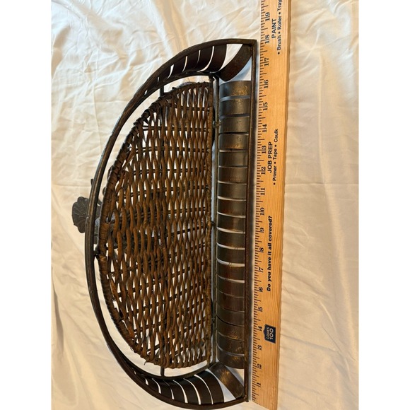 Vintage IRON and WICKER wall scounce shelf - Picture 7 of 15